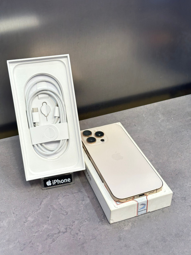گوشی کارکرده اپل iPhone 16 Pro Max ظرفیت 256 گیگابایت ZAA در حد آکبند بدون رجیستری