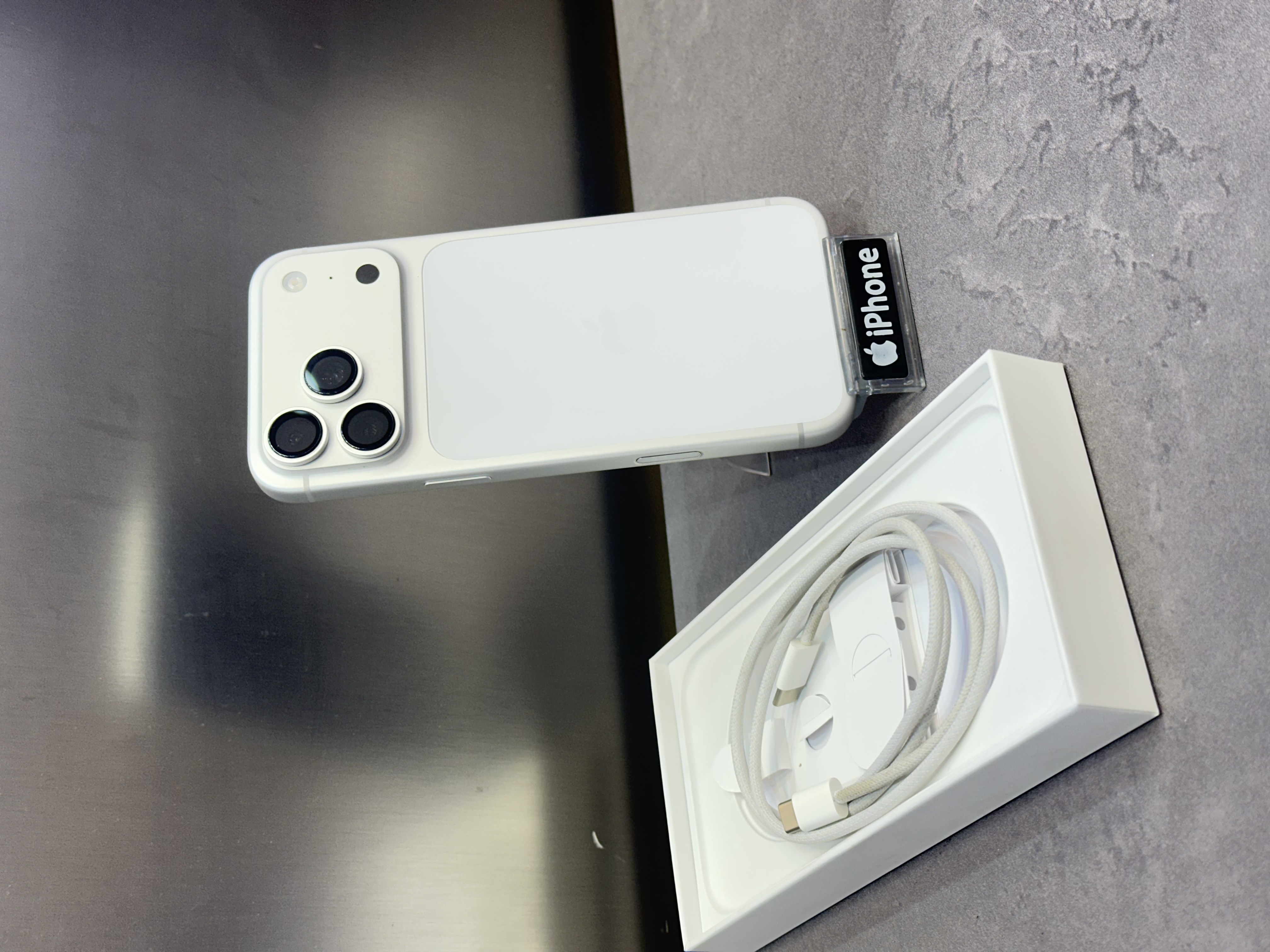 گوشی کارکرده موبایل اپل iPhone 17 Pro Max CHA ظرفیت 256 گیگابایت – با ریجستر – باتری 100٪
