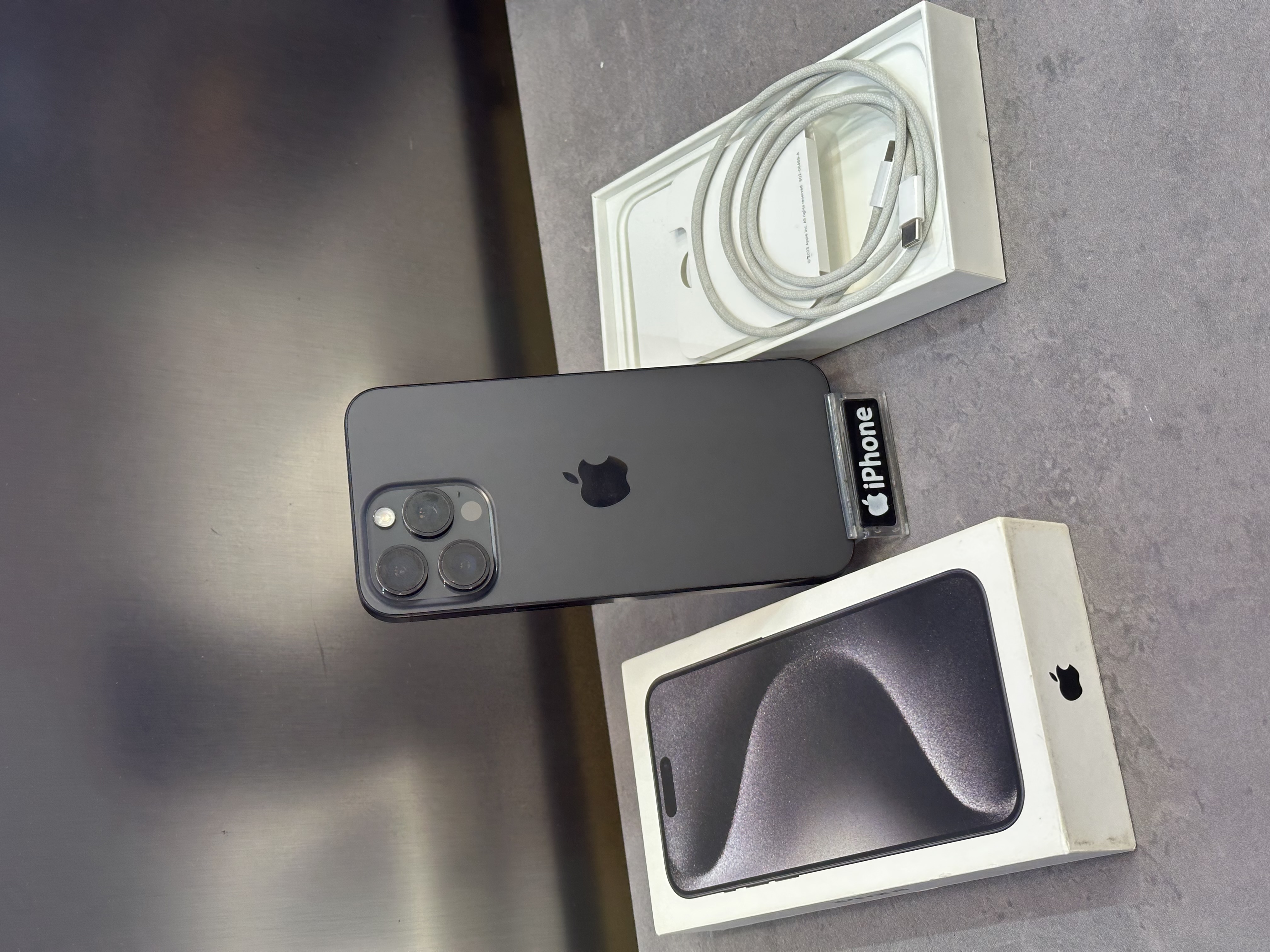گوشی موبایل اپل iPhone 15 Pro Max ZAA ظرفیت 256 گیگابایت – کارکرده – بدون ریجستر - سلامت باتری 88٪
